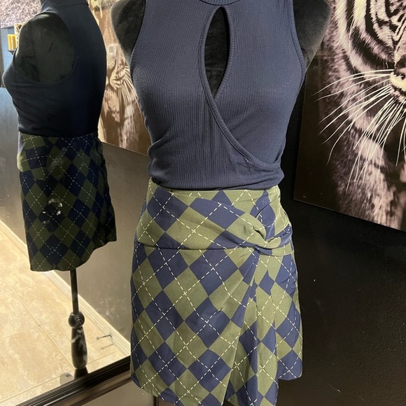 💙💚NWOT- SUPER CUTE BLUE AND GREEN PLAID SKIRT. SZ 0💚💙 - Picture 7 of 8